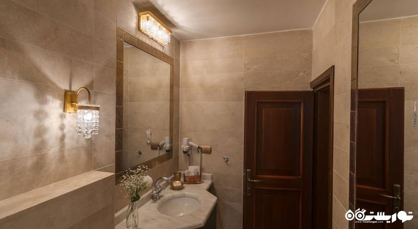 حمام و سرویس بهداشتی اتاق ها